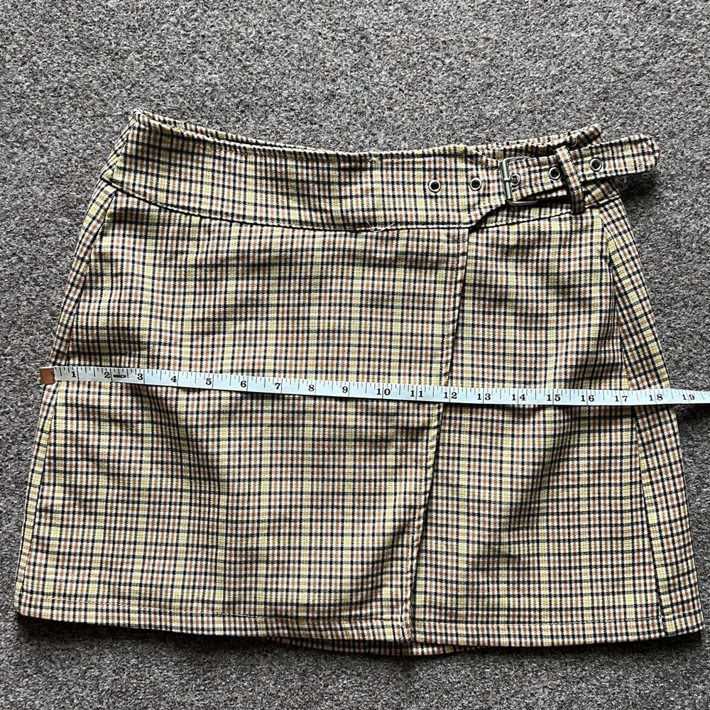Bershka Wrap Style Mini Plaid‎ Academia Preppy Skirt Buckle Accent Tan Women’s L - Picture 9 of 11